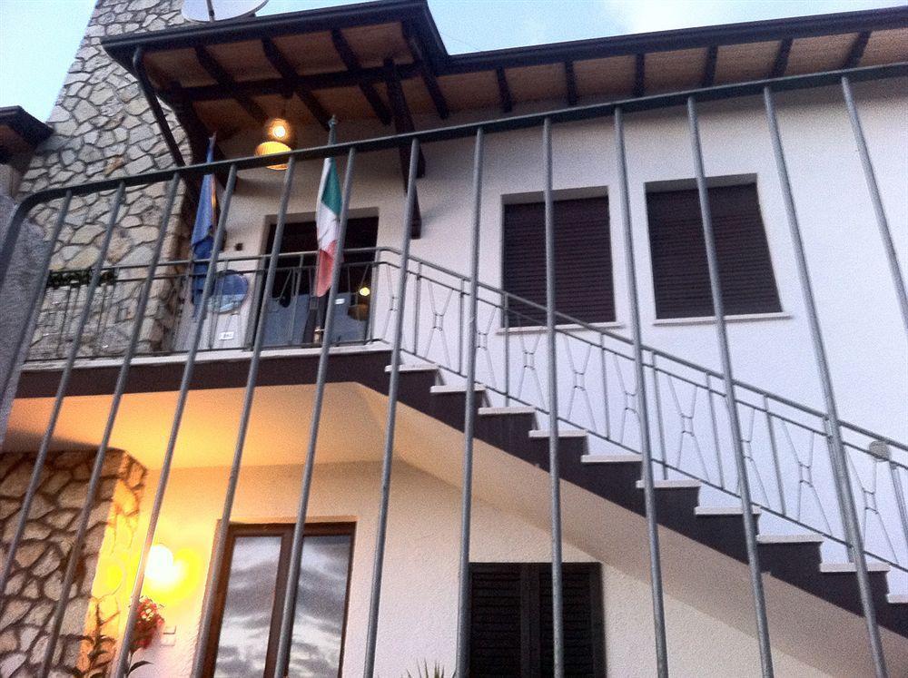 Guest House Villa De Ros Salo Exterior photo